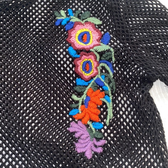 Zara embroidered crop - Picture 3 of 3